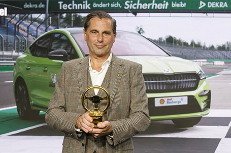 el skoda enyaq RS coupe la peta y se lleva el premio volante de oro 2022