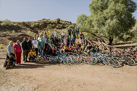 bicis para la vida skoda regala bicis a los niños marroquís del atlas